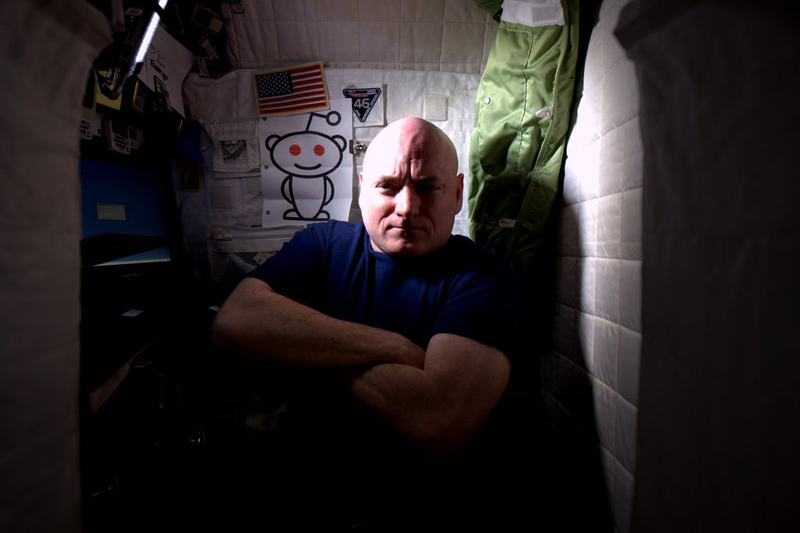 Illustration for article titled Astronaut Scott Kelly on Liquid Salt, a Stinky Station, and Sleeping in Freefall